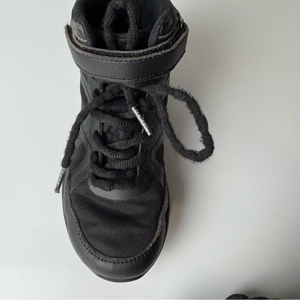 Rebel Renegade blackout high-top performance cheer shoes and bag size youth 13 - Picture 12 of 16